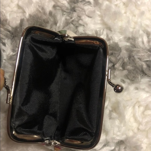 Fashion wallet with coin purse - Picture 9 of 11